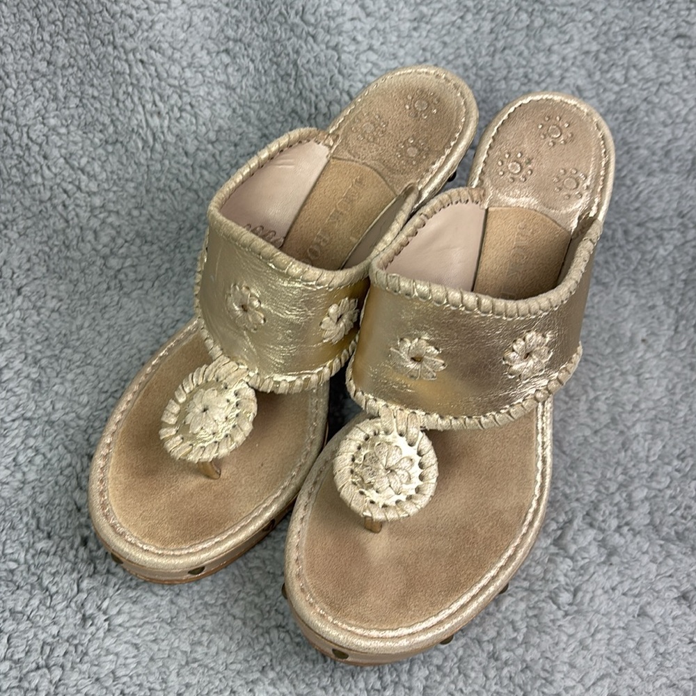 💚👖Jack Rogers Wedge Sandal Size 8 Gold with Wooden Wedge - Picture 3 of 9